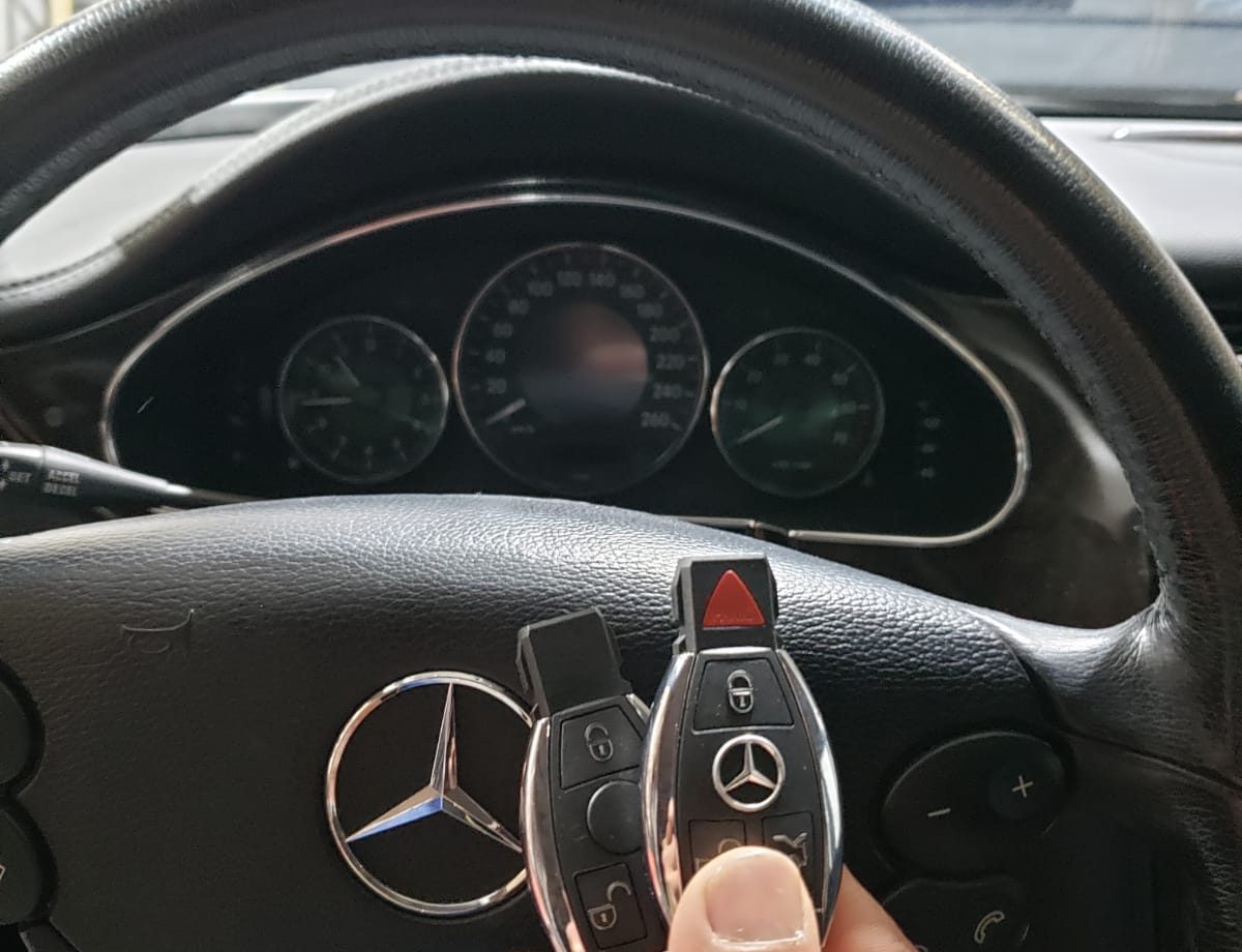 2008 cls 550 Mercedes. All keys lost ⠀⠀ Car Keys Geeks